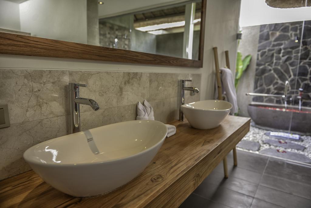 Anusara Luxury Villas (Adults Only) Ουμπούντ Δωμάτιο φωτογραφία